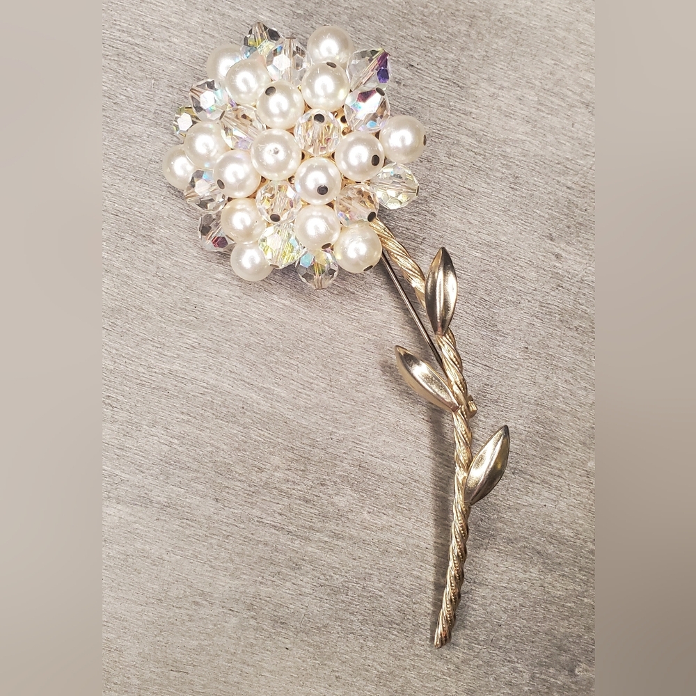 Vintage Brooch Floral Faux Pearl